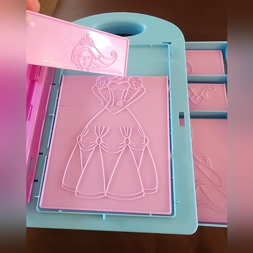 🦋 Princess Design Activity Kit - Picture 3 of 7